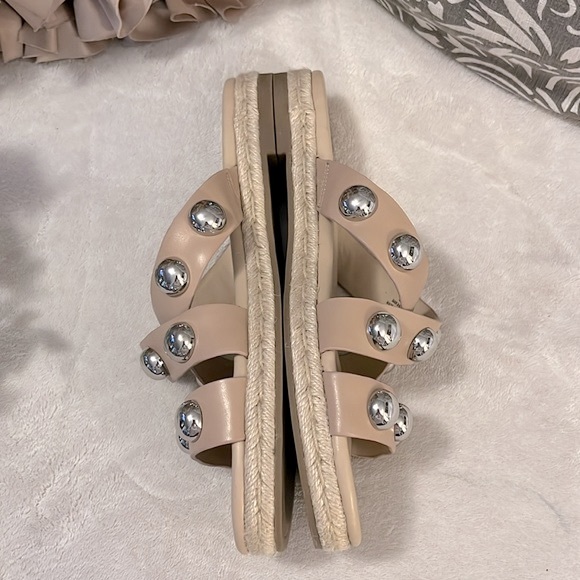 Marc Fisher Prisca Nude Silver Stud Gladiator Platform Sandals NWOT Sz 9.5 - Picture 2 of 13